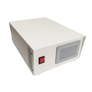 Generator digital cu ultrasunete de mare putere